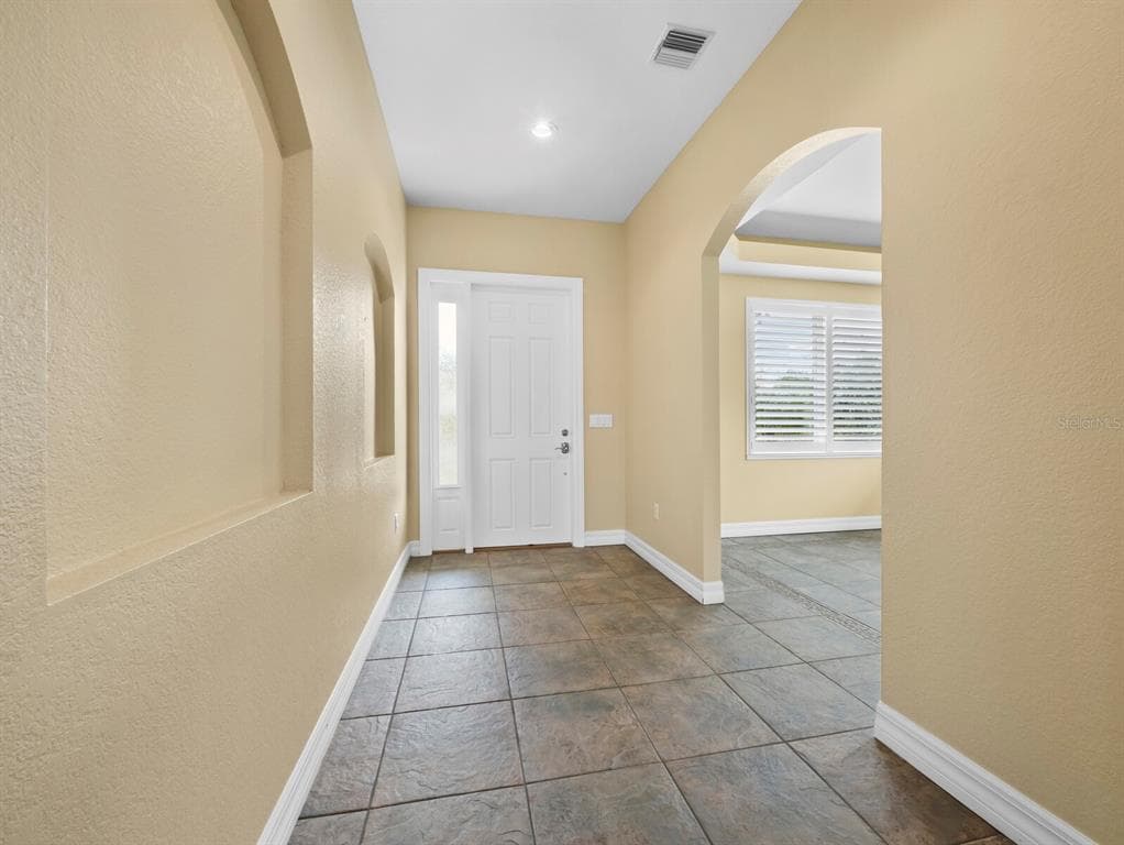 182 ISLAND CIRCLE 5