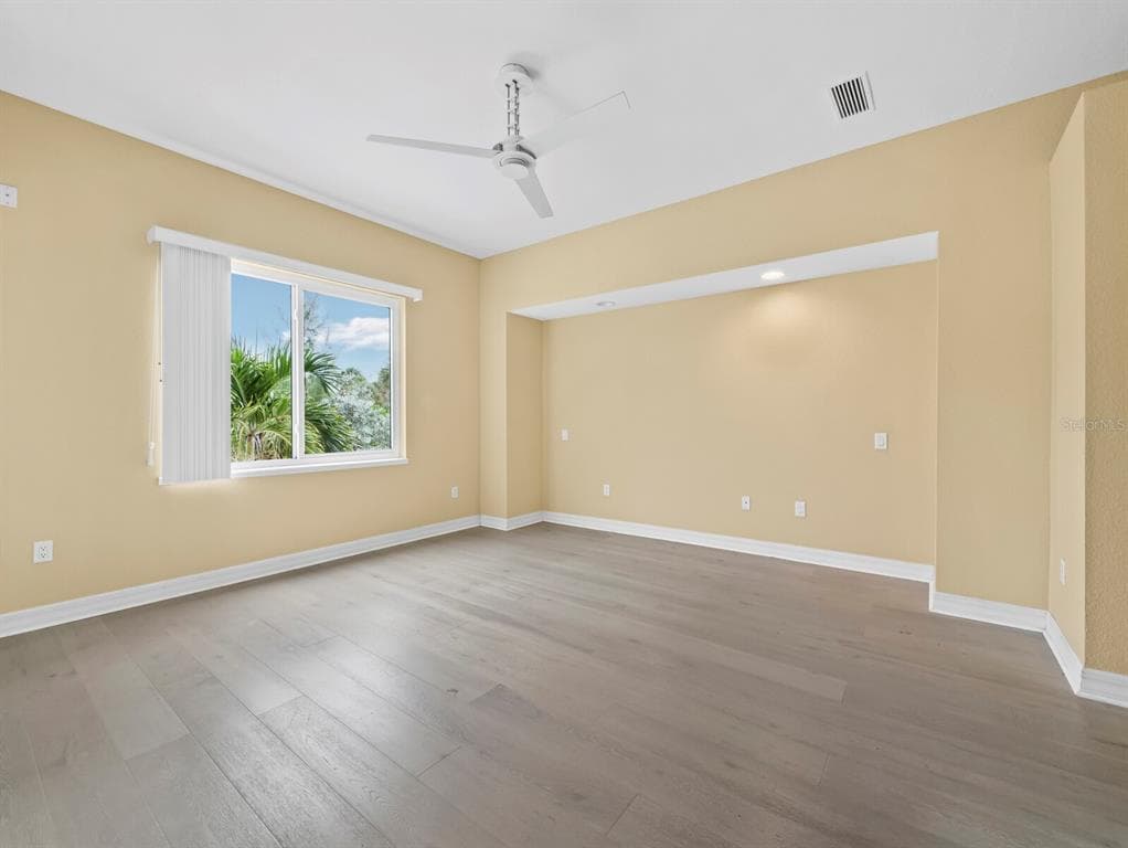 182 ISLAND CIRCLE photo 18
