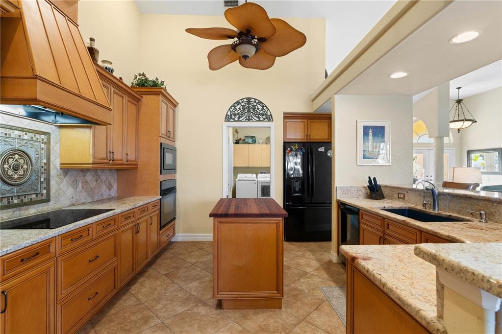 1448 KIWI COURT photo 8
