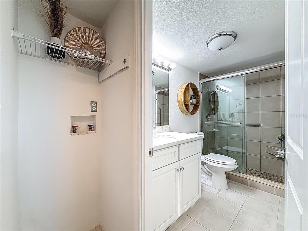 7425 BAY ISLAND DRIVE S 105 photo 13