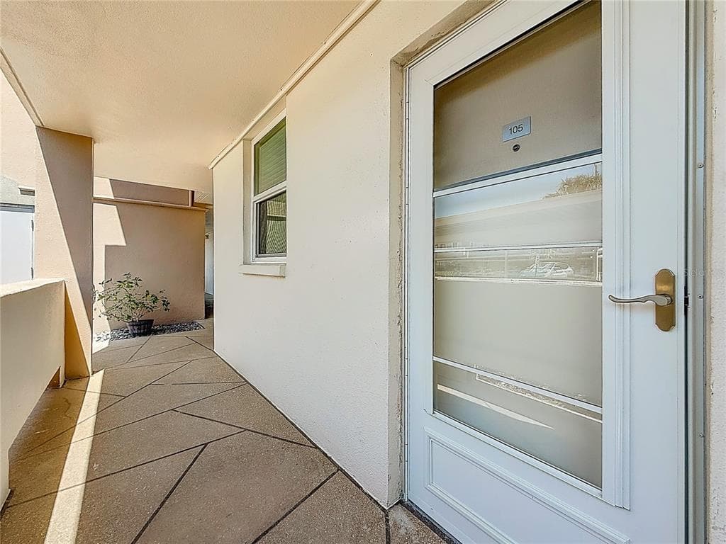 7425 BAY ISLAND DRIVE S 105 photo 3