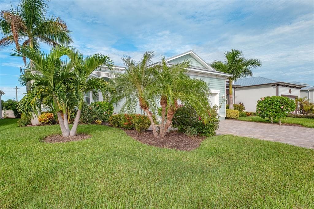 10406 COQUINA COURT photo 2