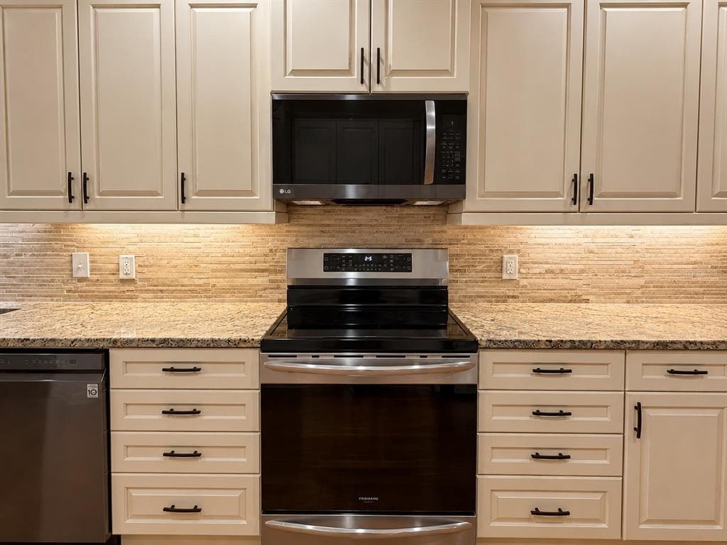1003 BELLASOL WAY 9202 photo 18