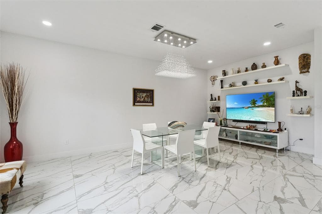 261 ZACHARY WADE STREET photo 7