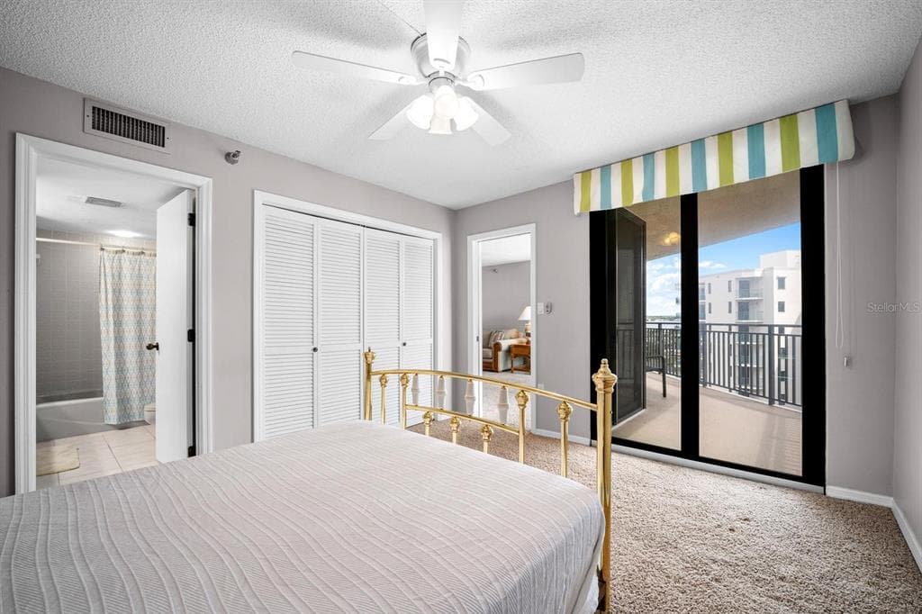 690 ISLAND WAY 912 photo 23