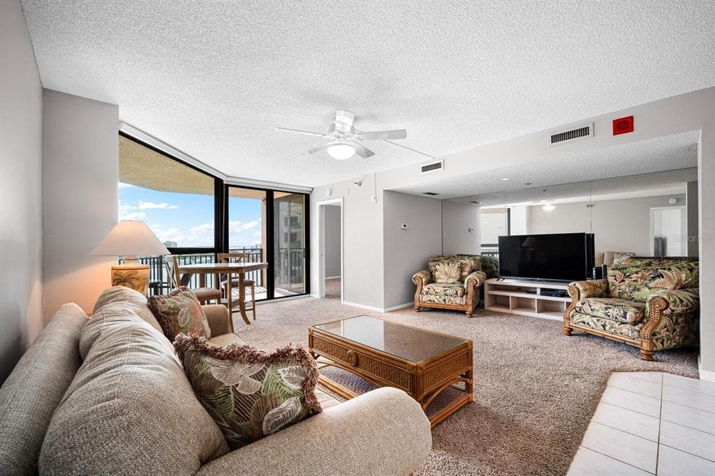 690 ISLAND WAY 912 photo 2