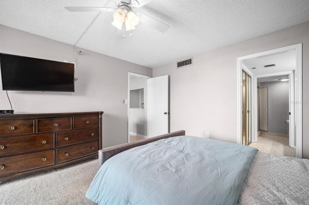 690 ISLAND WAY 912 photo 16