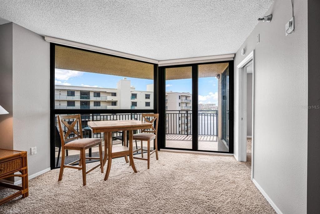 690 ISLAND WAY 912 photo 9
