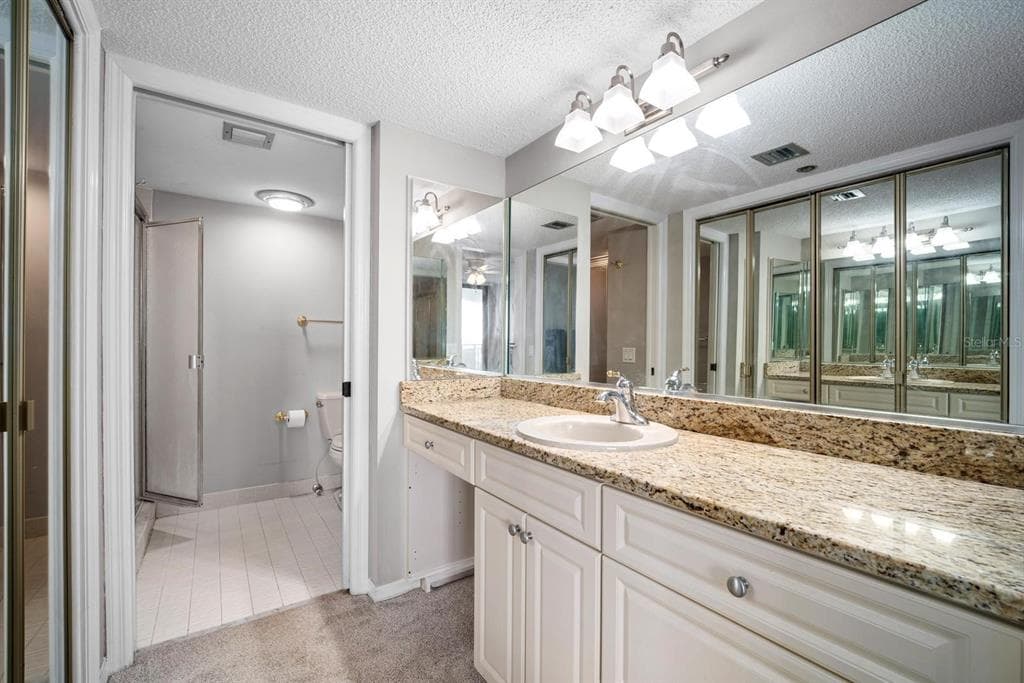 690 ISLAND WAY 912 photo 18