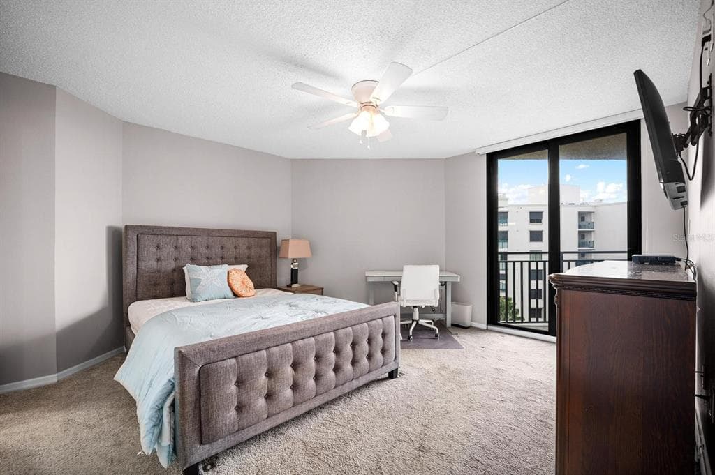 690 ISLAND WAY 912 photo 15