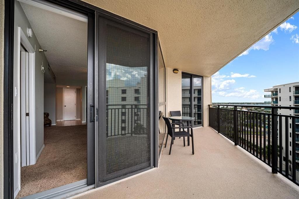 690 ISLAND WAY 912 photo 11