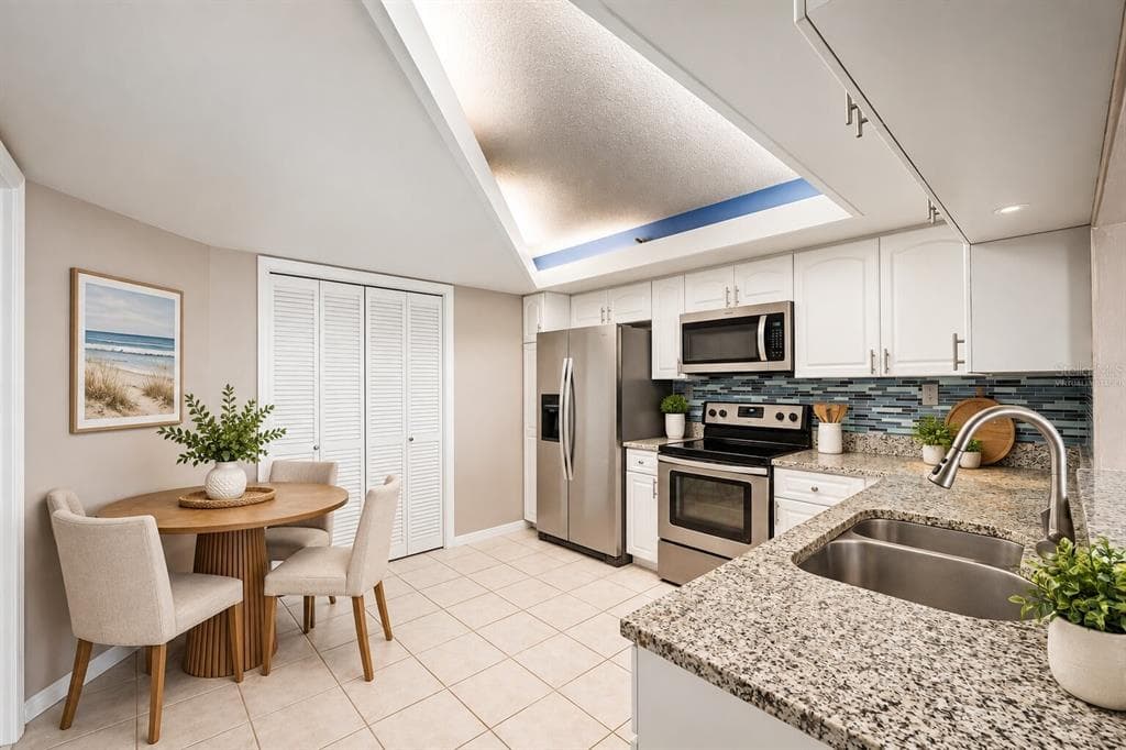 690 ISLAND WAY 912 photo 8