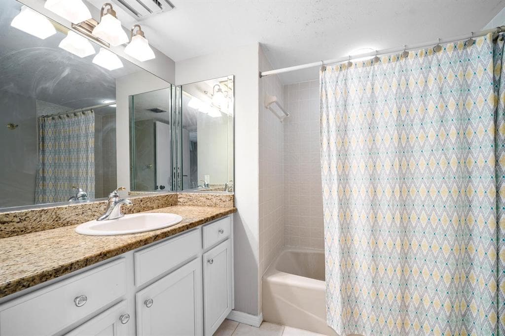 690 ISLAND WAY 912 photo 25
