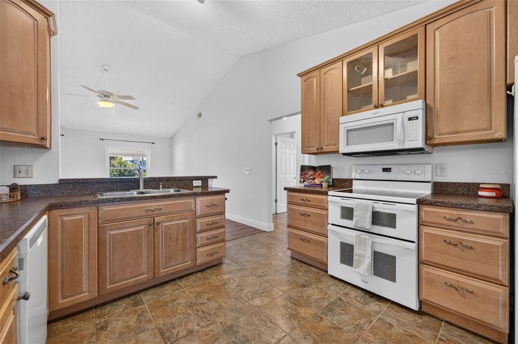 2925 EAGLE LAKE DRIVE photo 13