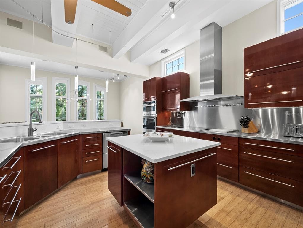 550 NORTON STREET photo 18