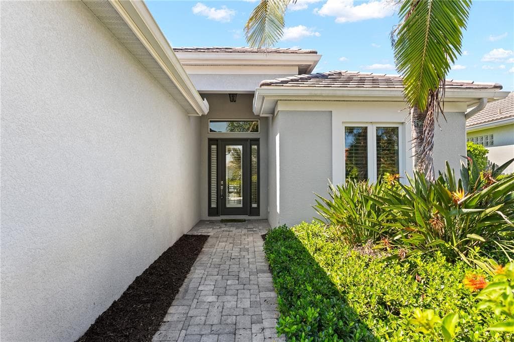 4940 TOBERMORY WAY photo 2