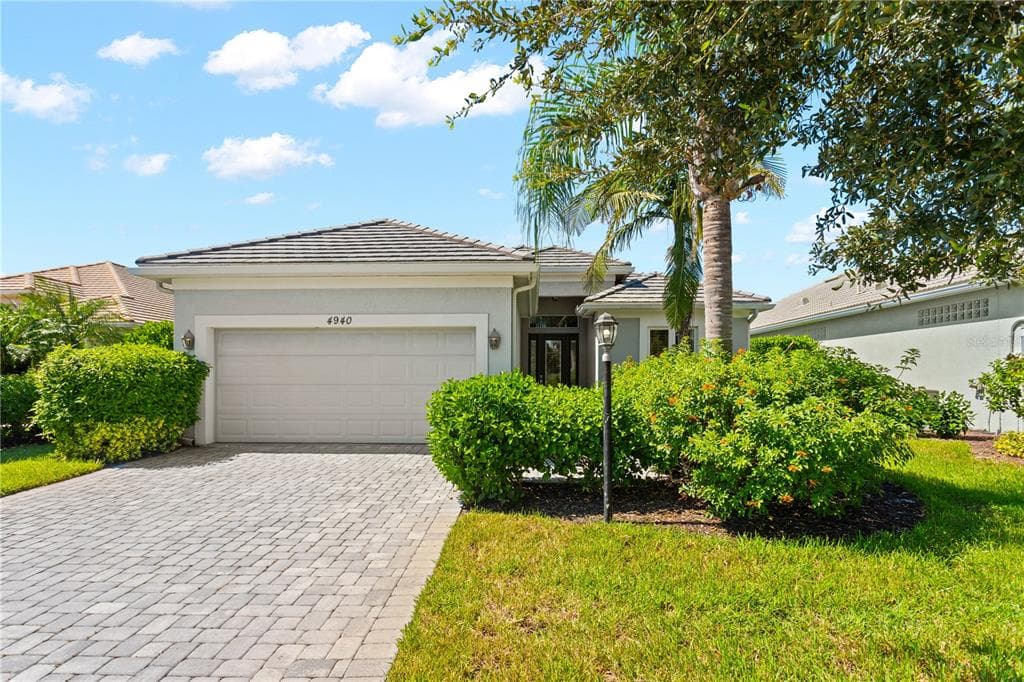 4940 TOBERMORY WAY photo 1
