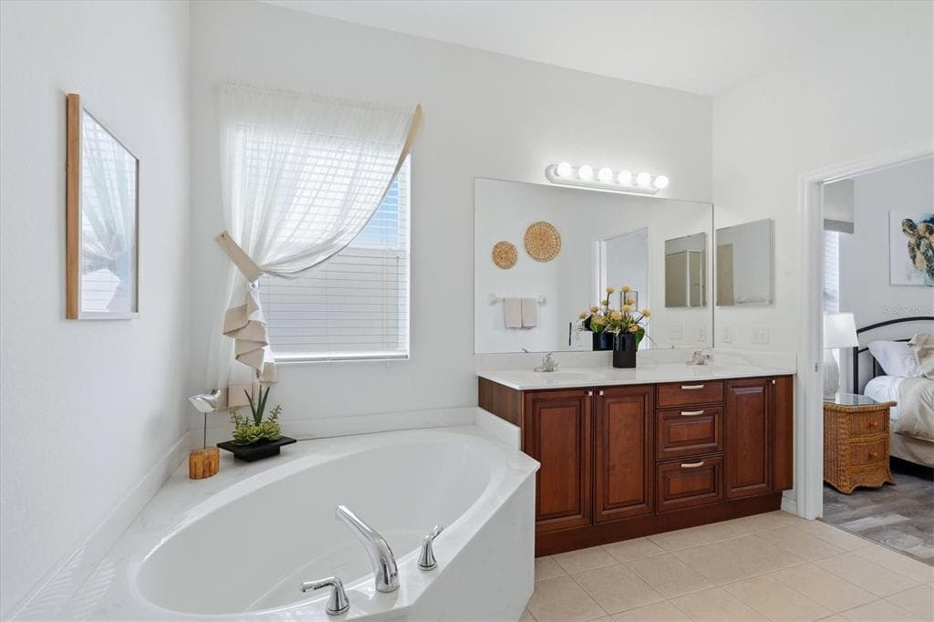 3116 CLUB DRIVE 225 photo 23