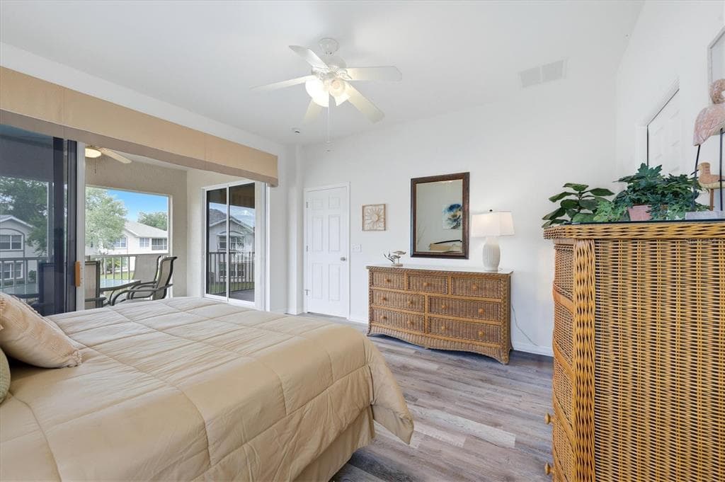 3116 CLUB DRIVE 225 photo 22