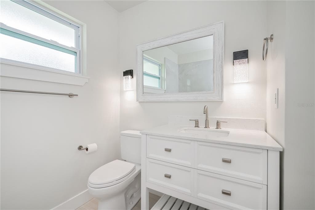 352 OAK STREET photo 23