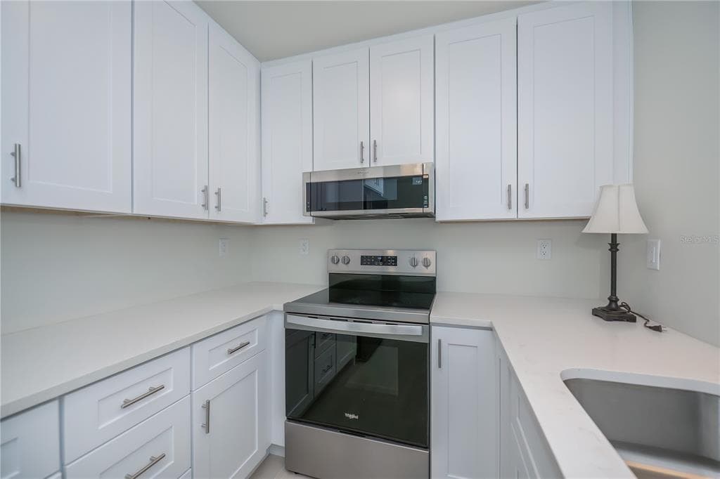 352 OAK STREET photo 13
