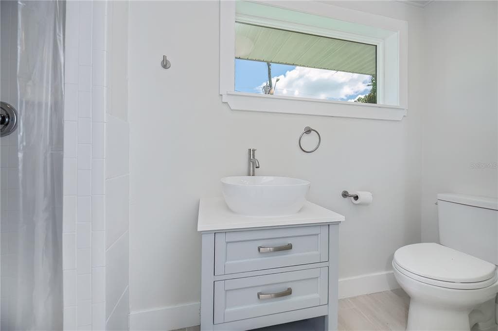 352 OAK STREET photo 16