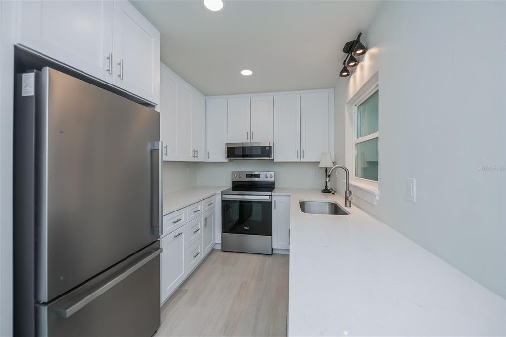 352 OAK STREET photo 12