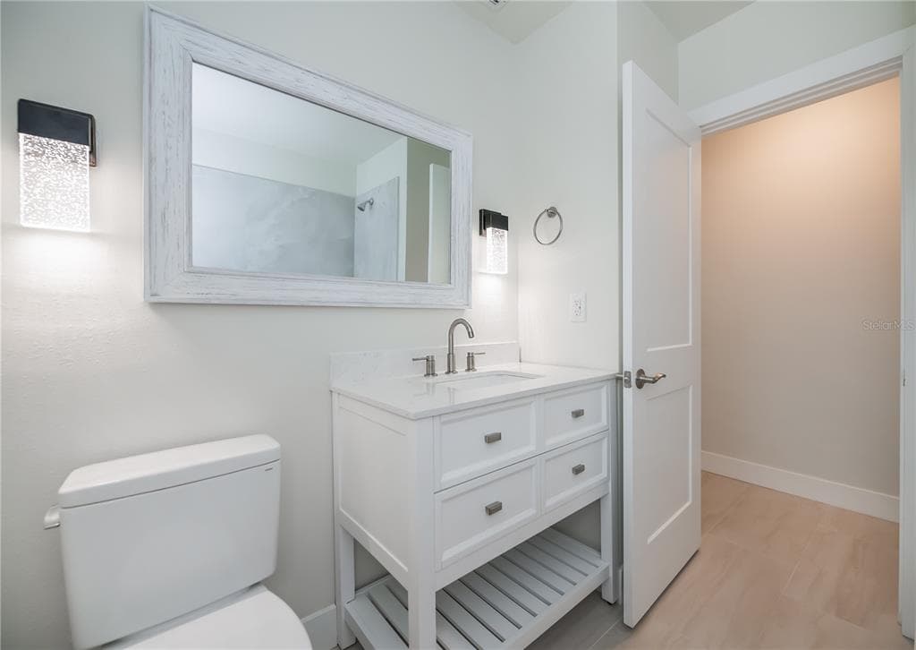 352 OAK STREET photo 22