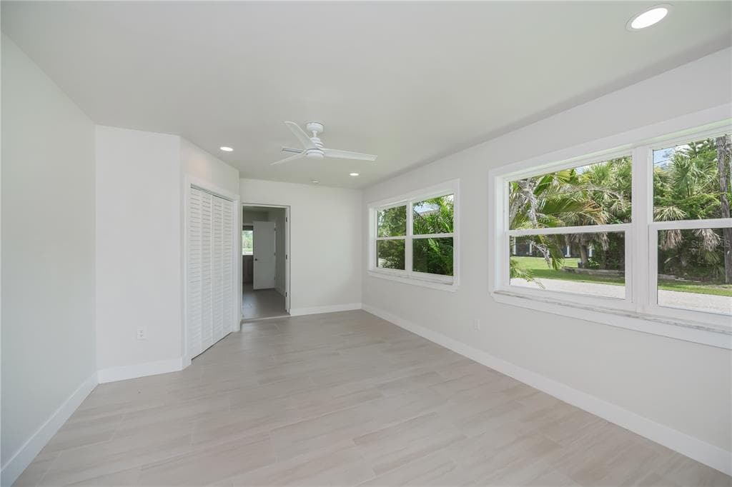 352 OAK STREET photo 15