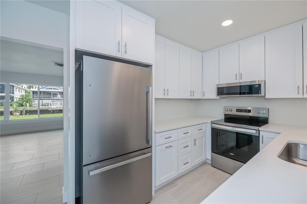 352 OAK STREET photo 11