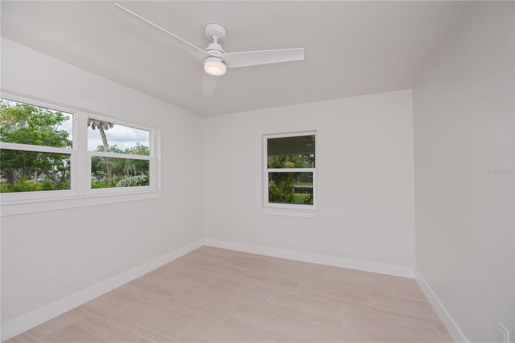 352 OAK STREET photo 19