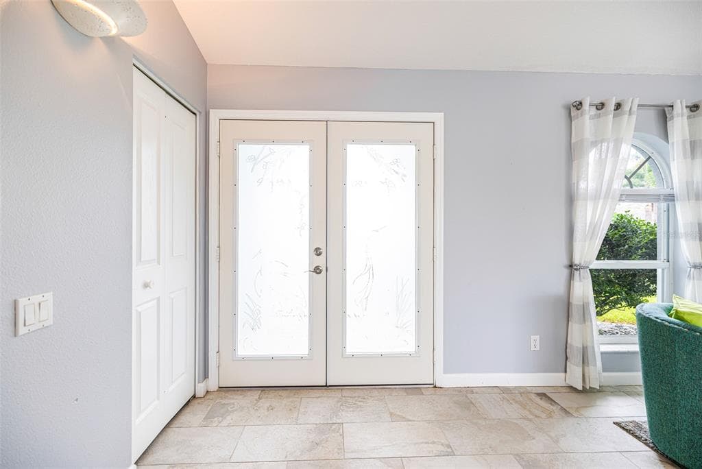 918 CIMARRON DRIVE photo 10
