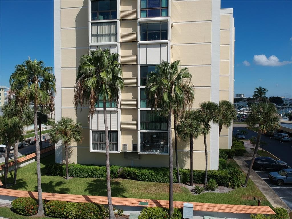 800 S GULFVIEW BOULEVARD 508 photo 2