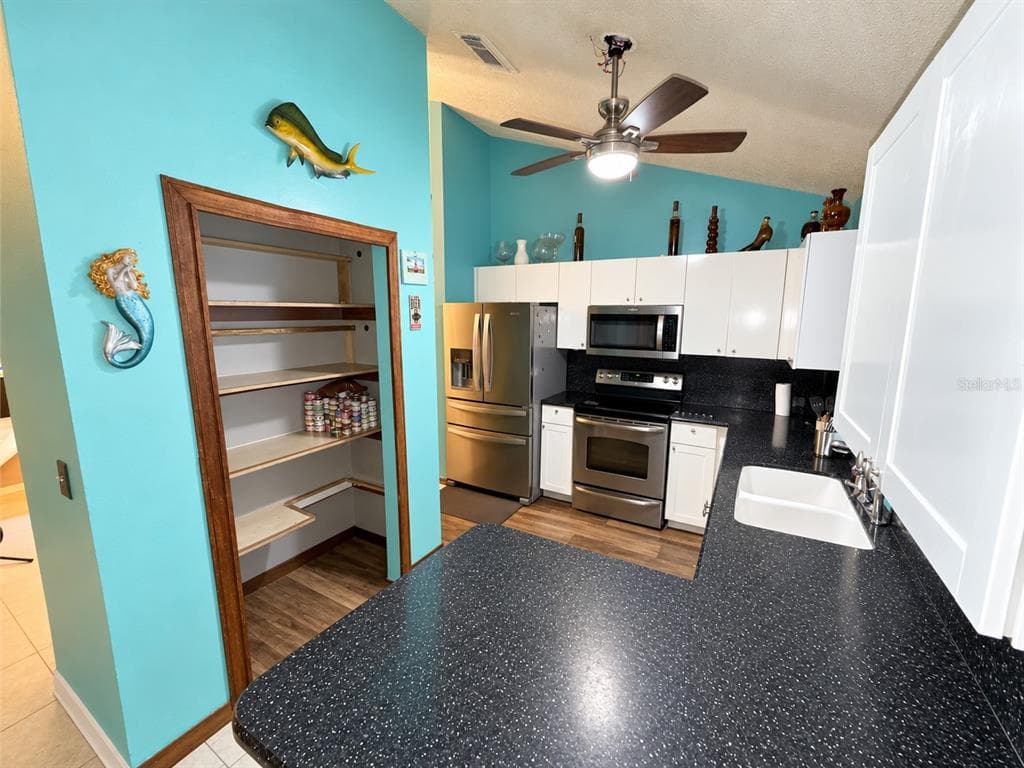 2633 SW TANFORAN BOULEVARD photo 9
