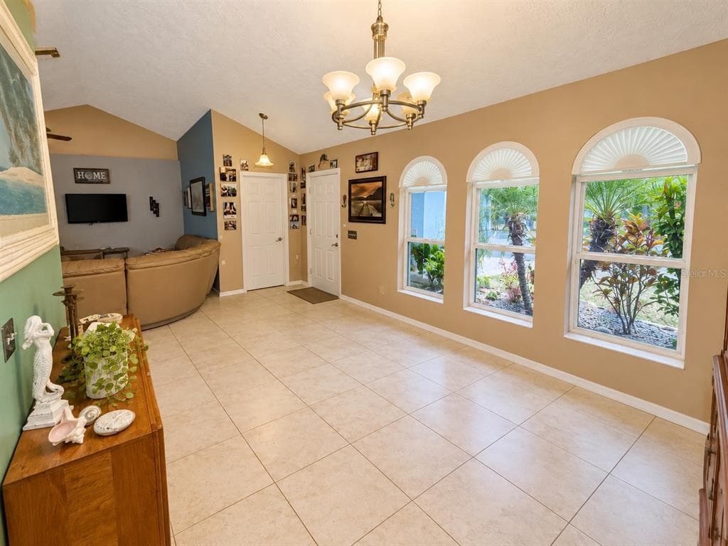 2633 SW TANFORAN BOULEVARD photo 14