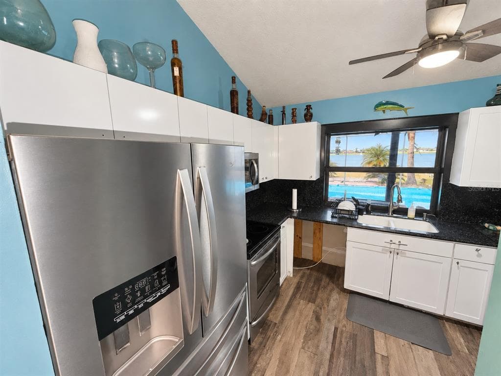 2633 SW TANFORAN BOULEVARD photo 8
