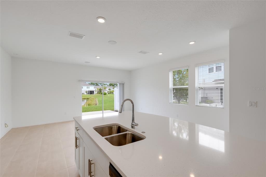 15150 GINETTI STREET photo 10