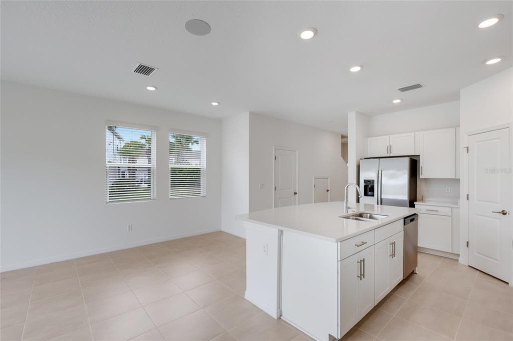 15150 GINETTI STREET photo 11