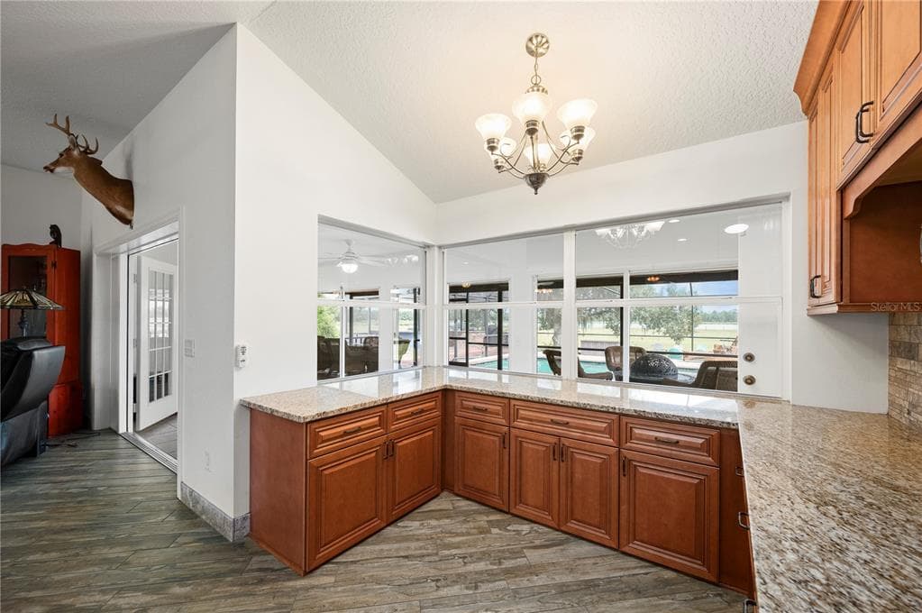2508 TROPICAIRE BOULEVARD photo 16