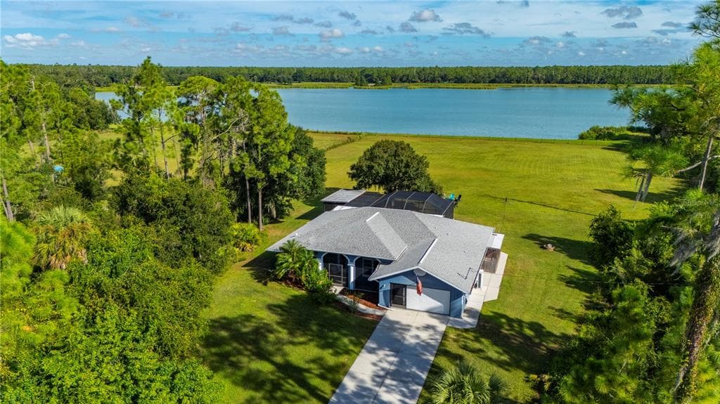 2508 TROPICAIRE BOULEVARD photo 1