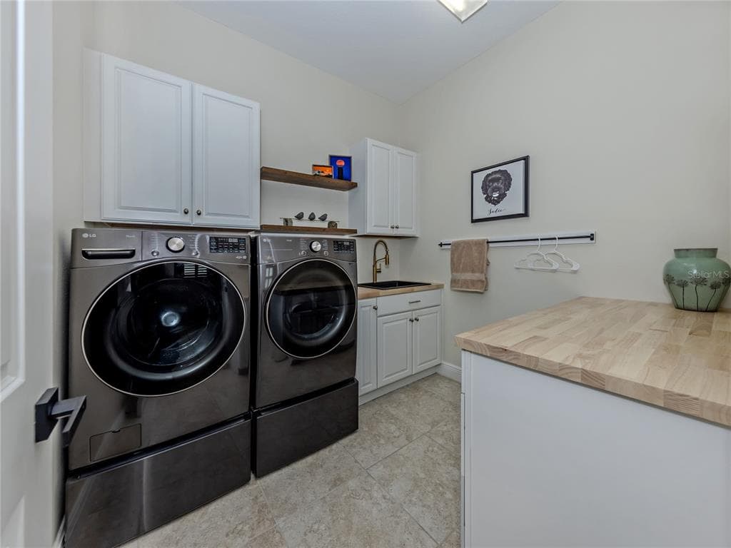 10422 MEDJOOL DRIVE photo 11