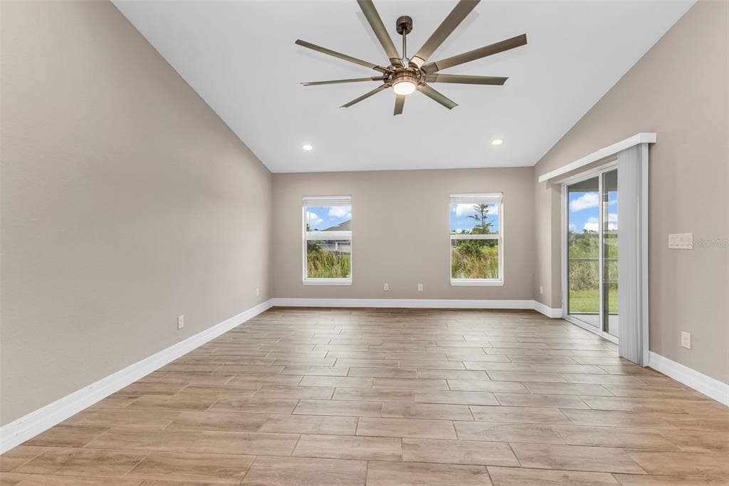14464 FORT MYERS AVENUE photo 14