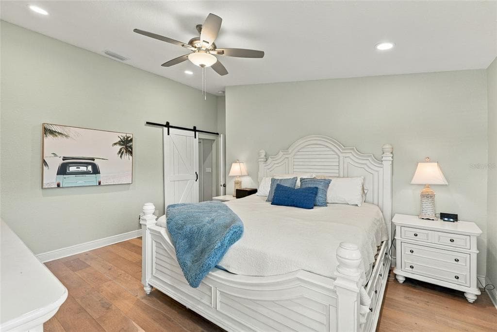 629 SEGOVIA COURT NE 405 photo 22
