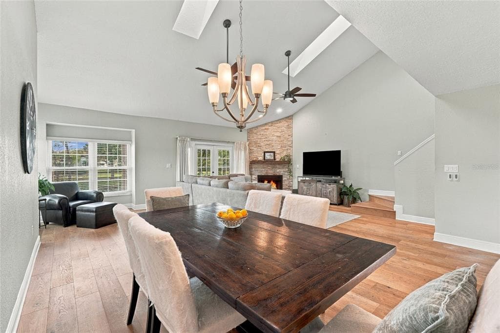 629 SEGOVIA COURT NE 405 photo 15