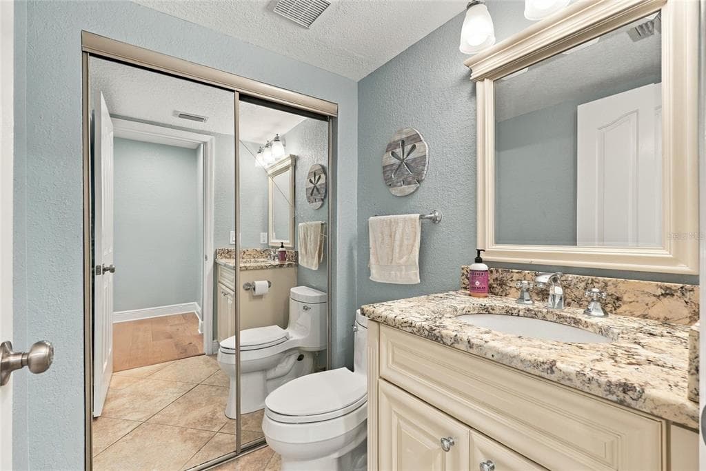 629 SEGOVIA COURT NE 405 photo 19