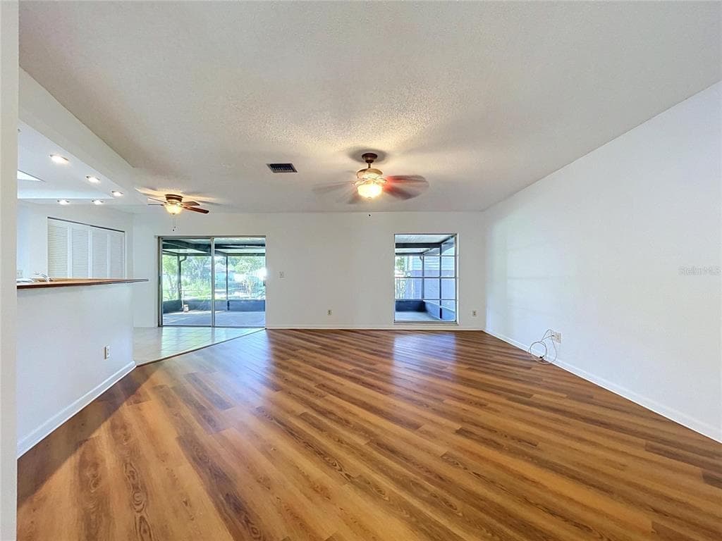 1413 WINDJAMMER LOOP photo 15