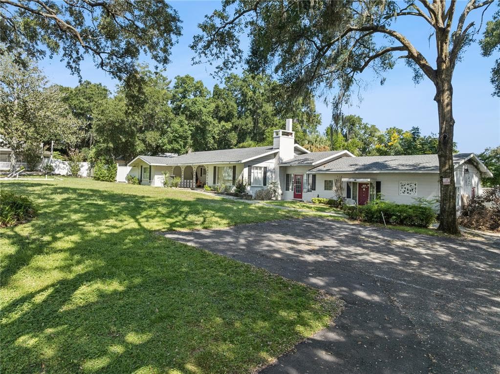 1505 E CROOKED LAKE DRIVE 4