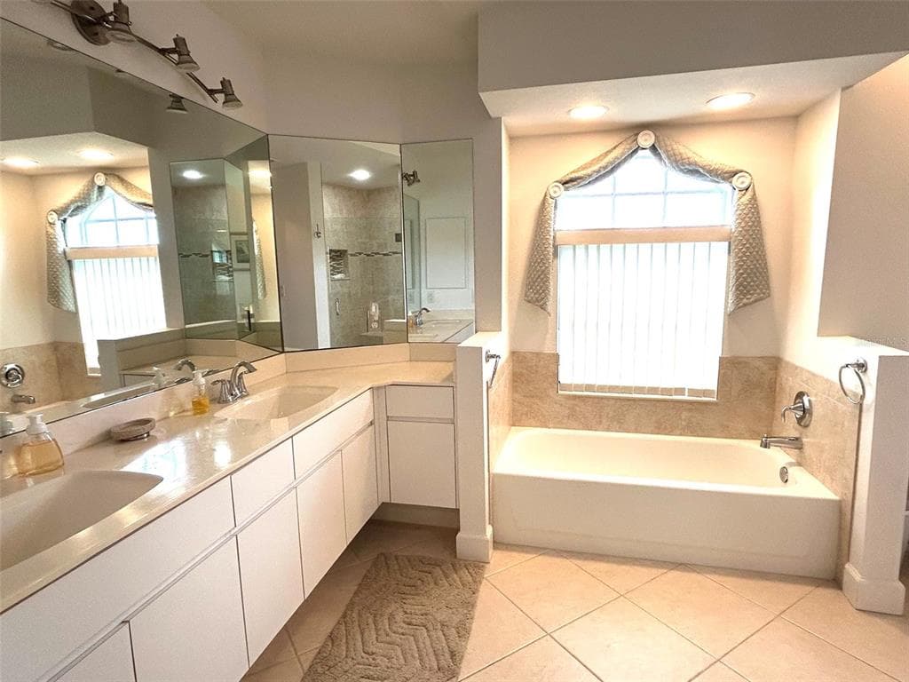 435 ROTONDA CIRCLE photo 10