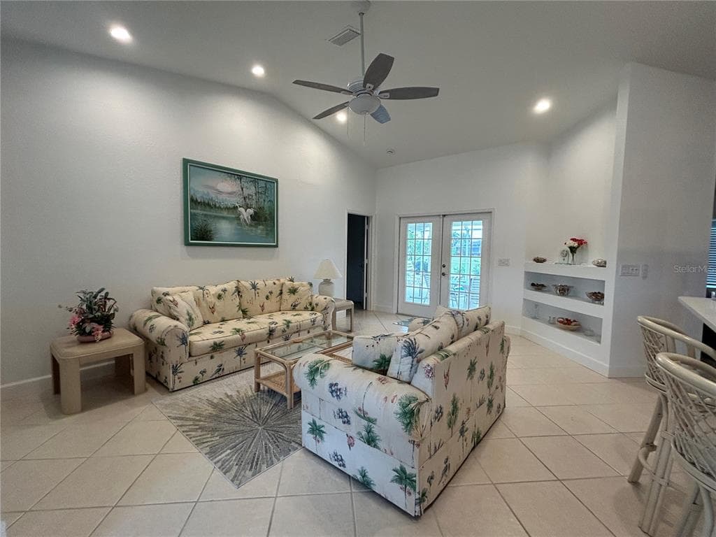 435 ROTONDA CIRCLE photo 4