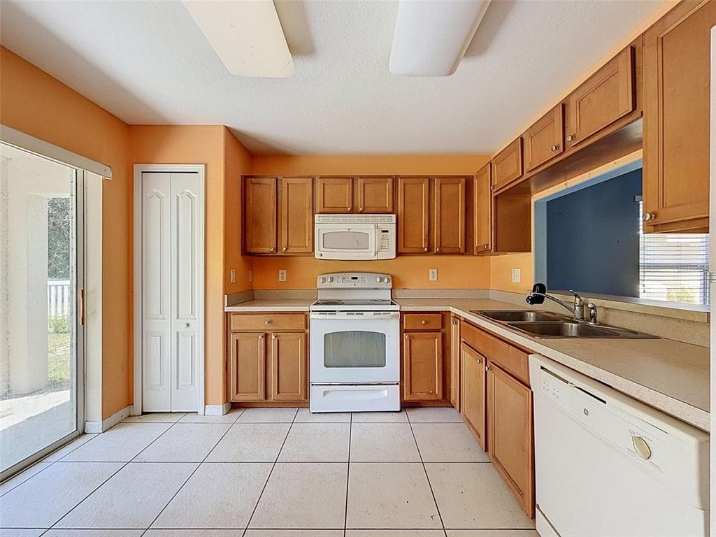 12611 CHENWOOD AVENUE photo 7